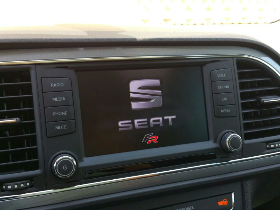 multimedia-car-system-f