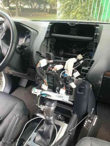 תהליך ההתקנה של מערכת מולטימדיה אנדרואיד לרכב