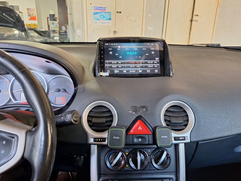 התקנת פנל מולטימדיה MAX 2 לרכב רנו קולאוס 2010 (3)