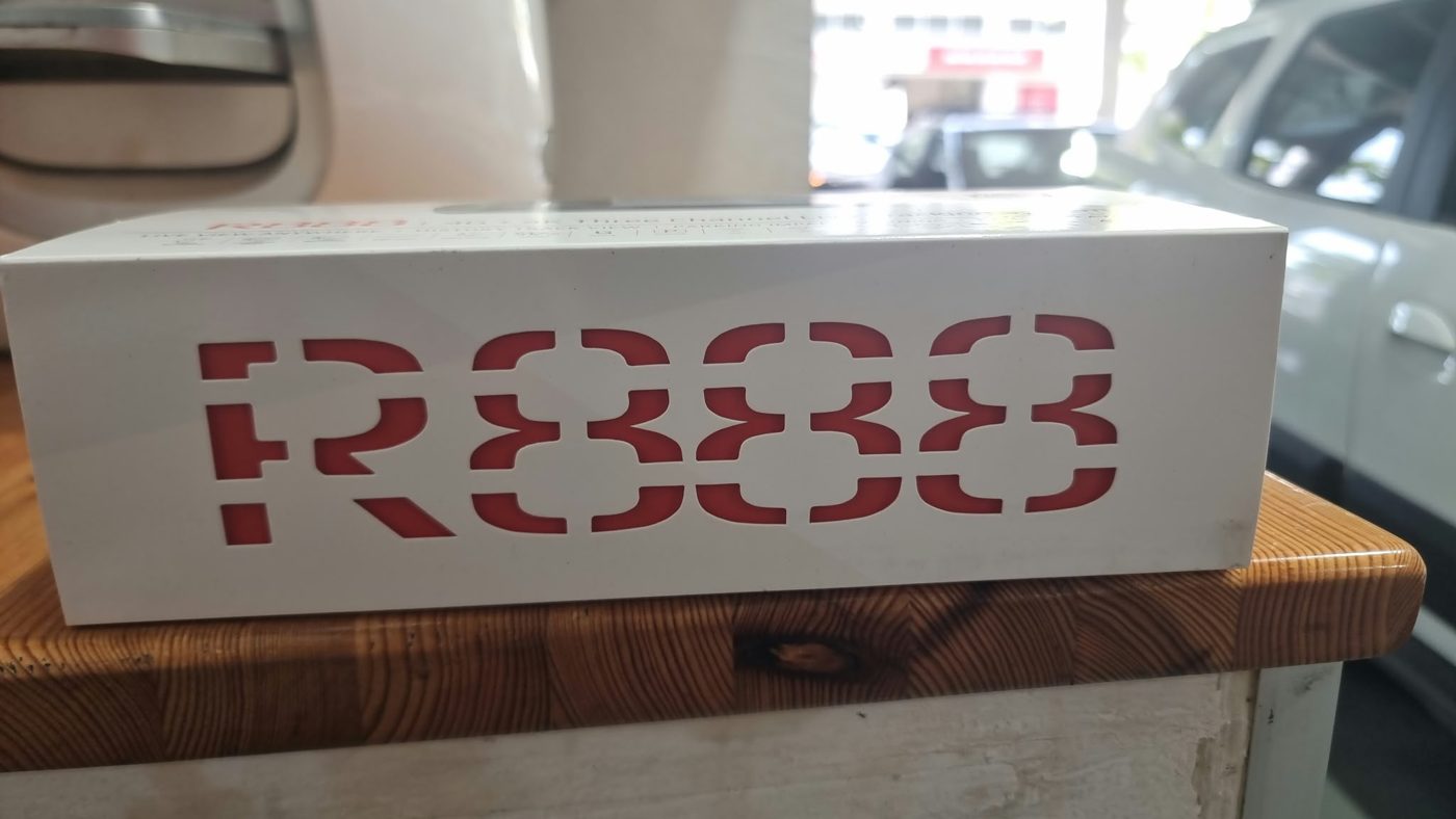מצלמת דרך SAMSONIX R888 – צד האריזה